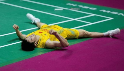 羽毛球世锦赛：男单独苗李诗沣晋级，“梁王”首秀逆转过关