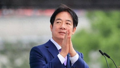 四艘美航母强势护航!赖清德神秘出行背后暗藏玄机,台海局势再迎波澜?