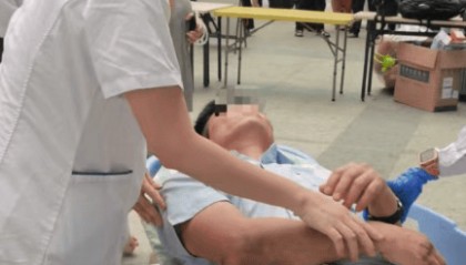 东莞一男子陪同家人就诊时突然倒地,护士“火眼金睛”抢回生机