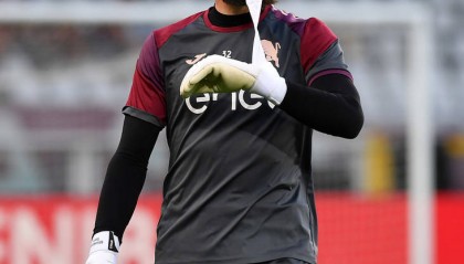 曼联地震级引援！曝5000万锁定奥纳纳替身，罗马门神斯维拉驾到？