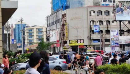 在菲华人亲历7.6级强震:震感强烈,有女生被吓哭|鱼眼·热点