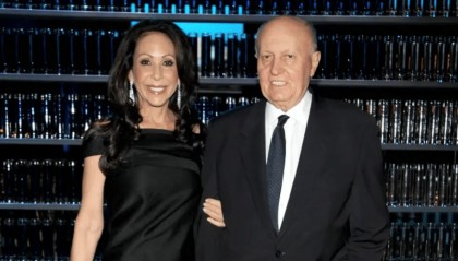 贪图亿万遗产，情妇软禁87岁富翁，21天不给饭将其饿死