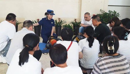 双桥“渝消蓝盾讲师团”邀请医疗场所员工“零距离”参观消防大队