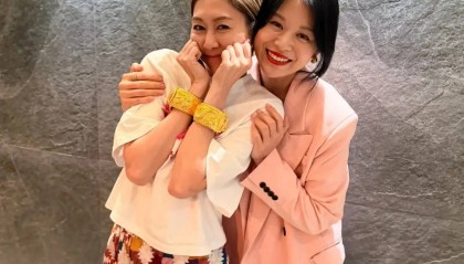 胡定欣获胡杏儿赠送一对龙凤镯超开心！网友猜其疑似已怀孕