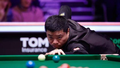 斯诺克英锦赛：丁俊晖险胜唐纳森 张安达6比2击败赵心童