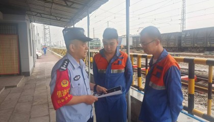 邯郸南站派出所强化工作措施，全力确保暑运安全