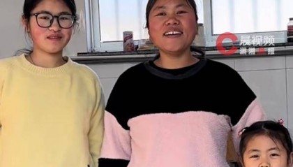 599元一双，山东一母亲带女儿买鞋，在店门口犹豫半小时，最终咬牙买下：如果我不买，心里会特别愧疚