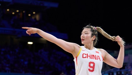 媒体人:说李梦因伤离队已算体面 更大腕的宫鲁鸣都开除过