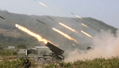 泰军想不明白，F-16战机为何找不到中国火箭炮？终于放了一个大招