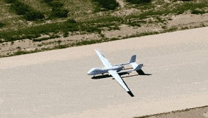 兵器工业集团首次实装演示激光武器与异构蜂群作战！陆域无人与反无体系实战对抗震撼亮相