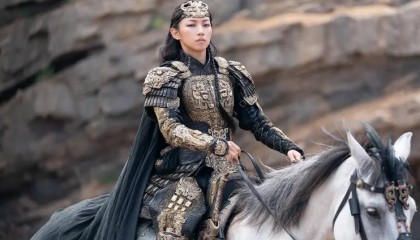 “高考移民”是否属实？升学流程是否违规？央媒呼吁彻查女演员那尔那茜事件