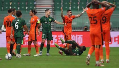 踢人染红致惨败！云南玉昆：布尔克损害球队利益罚款10万