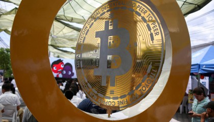 美媒:大量资金涌入助推比特币价格走高