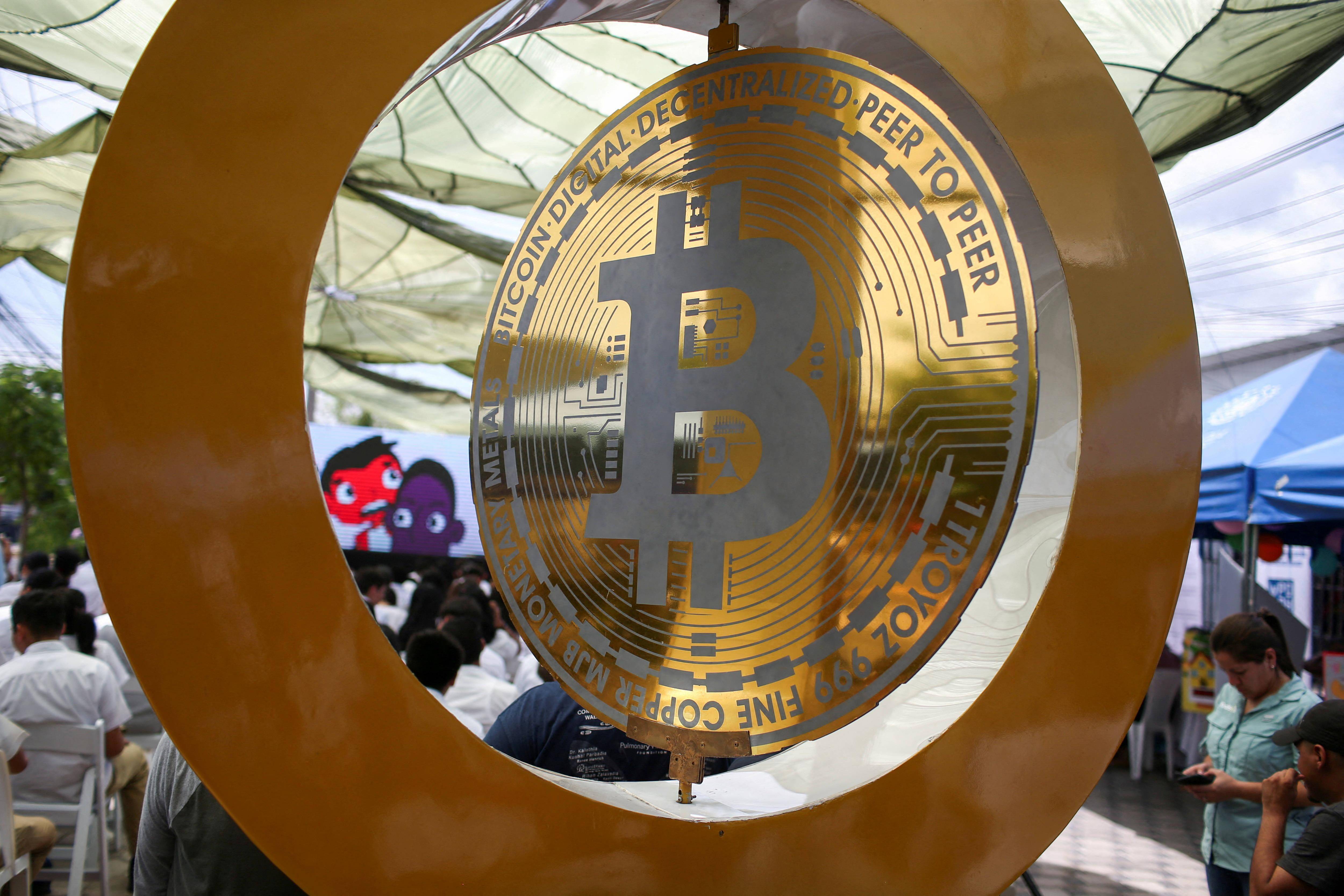 美媒：大量资金涌入助推比特币价格走高
