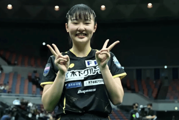 效仿孙颖莎！日本名将连退2站WTT大赛，排名或被张本美和反超？