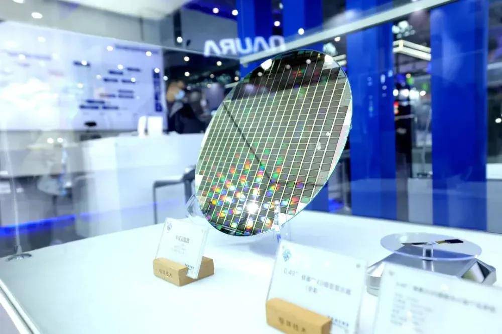 合肥冲出百亿IPO：复旦校友造出“黑科技屏”，打破索尼垄断