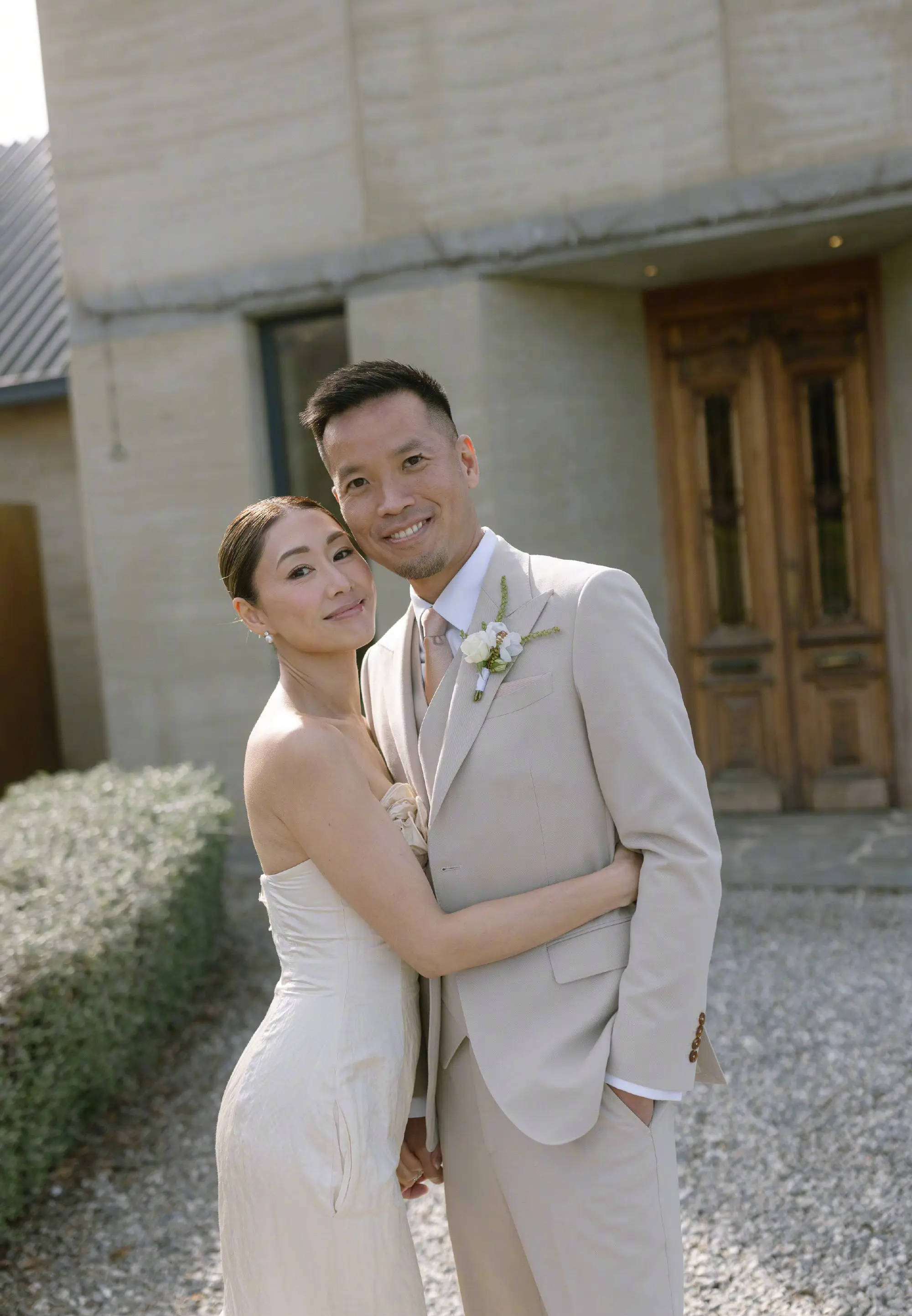 胡定欣获胡杏儿赠送一对龙凤镯超开心!网友猜其疑似已怀孕