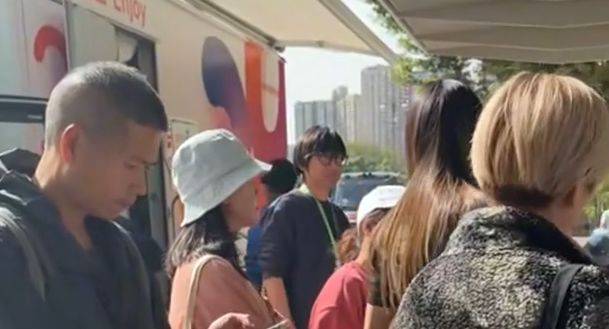 已致94人遇难，李家超：望内地协助！廉政公署：或涉贪污！这一幕令人破防