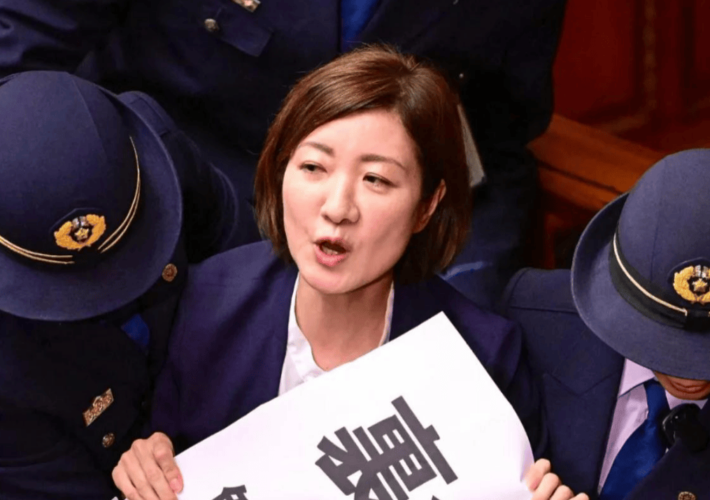 日本共产党带头：高市早苗必须撤回言论，一旦开战，中日都承担不起！