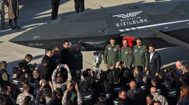 我们落后了？土耳其完成“世界首次无人机发射空空弹”，性能如何
