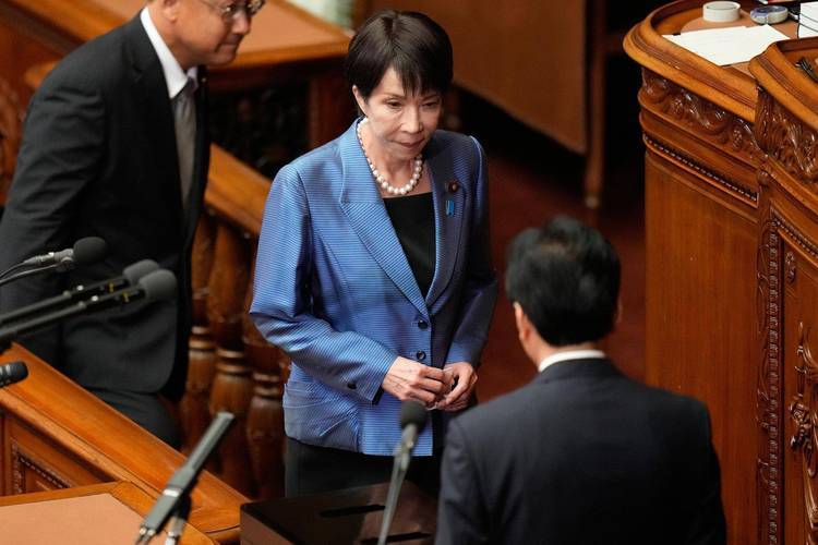 美日丧失第二岛链制空权,日本内阁要和高市切割?日本预测,高市怕挺不过明年