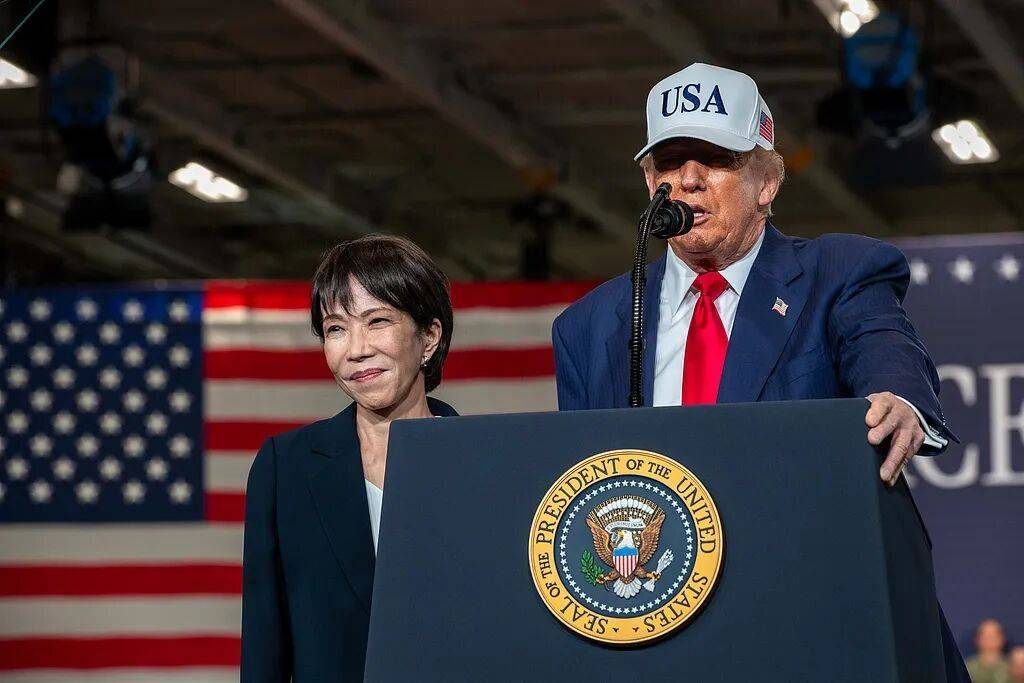 美日丧失第二岛链制空权,日本内阁要和高市切割?日本预测,高市怕挺不过明年