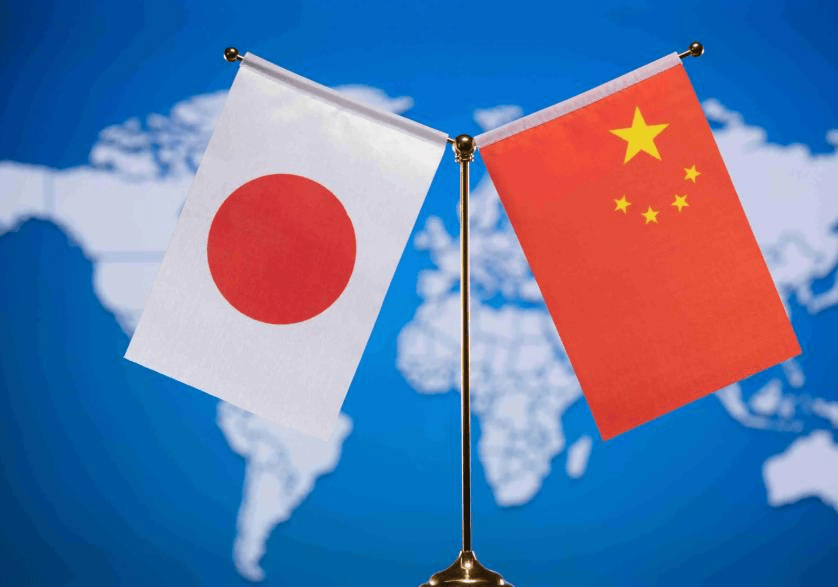 高市早苗要“拜鬼”,朝鲜率先出手,改了对日称呼后,一颗导弹砸向日本海